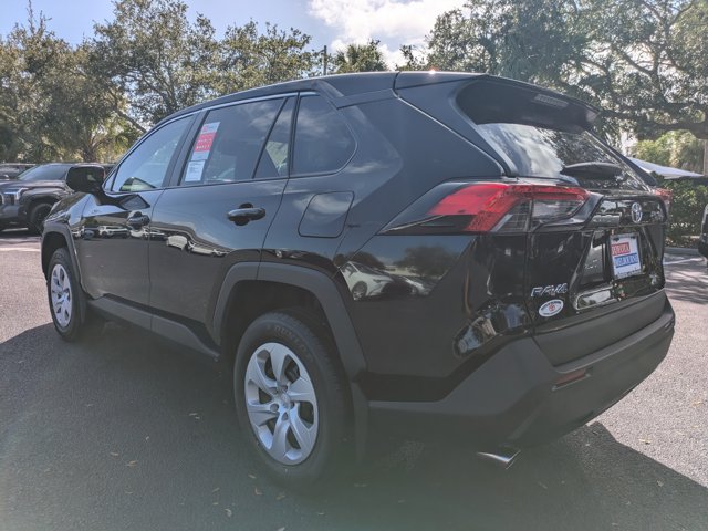 2025 Toyota RAV4 LE Image 7 of 28