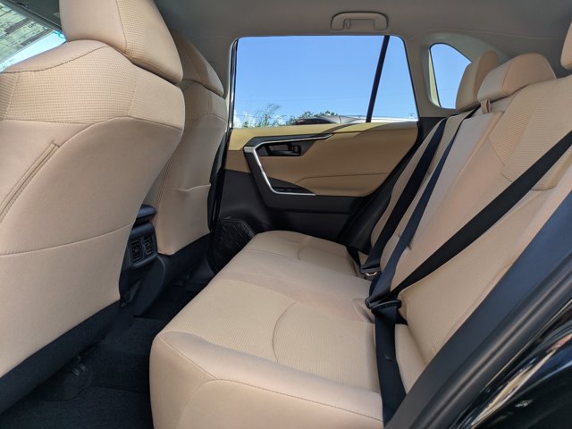 2025 Toyota RAV4 LE Image 11 of 28