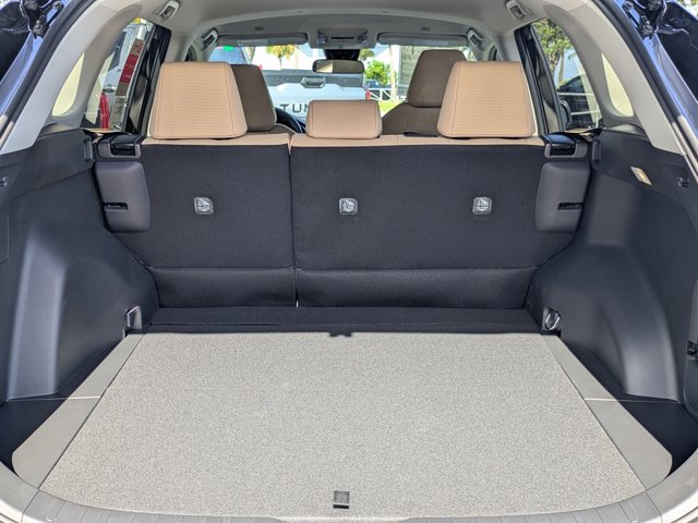 2025 Toyota RAV4 LE Image 10 of 28