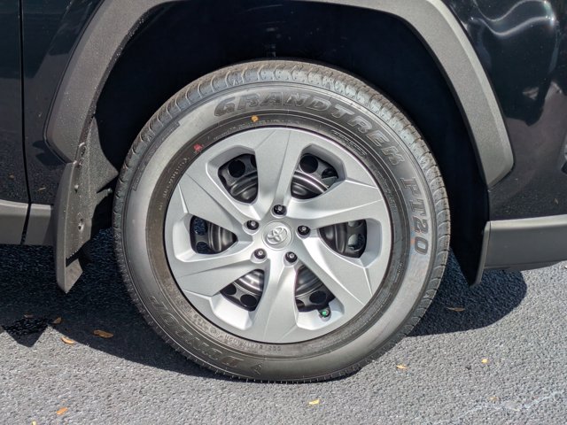 2025 Toyota RAV4 LE Image 9 of 28