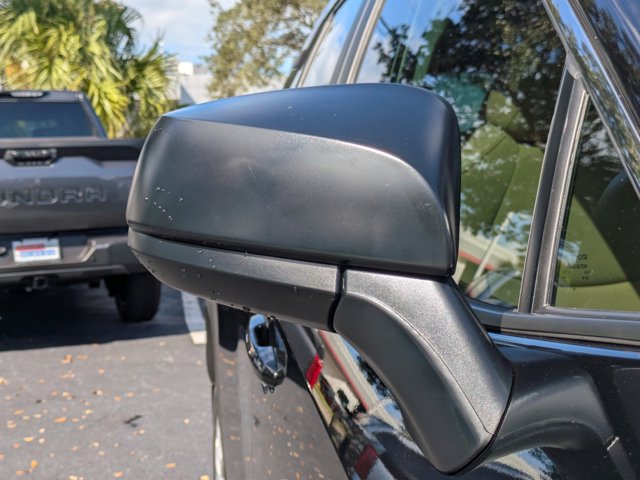 2025 Toyota RAV4 LE Image 24 of 28