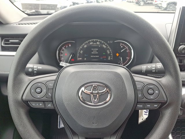 Vehicle image 16 of 24