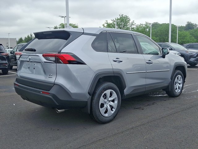 Vehicle image 4 of 24