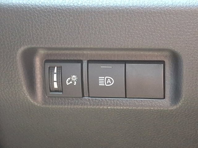 Vehicle image 20 of 24