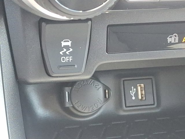 Vehicle image 17 of 24