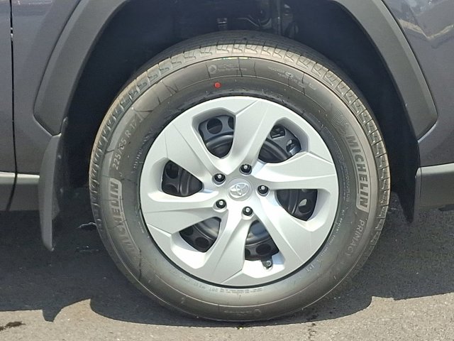 Vehicle image 7 of 24
