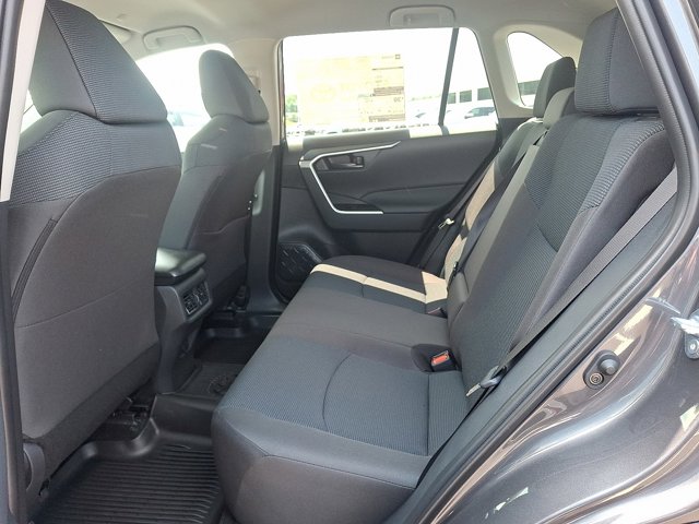 Vehicle image 8 of 24