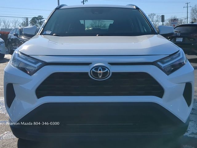 2025 Toyota RAV4 XLE Image 2 of 27