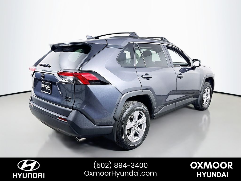 Vehicle image 5 of 32