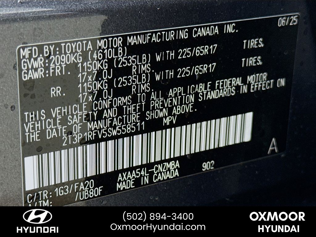 Vehicle image 28 of 32
