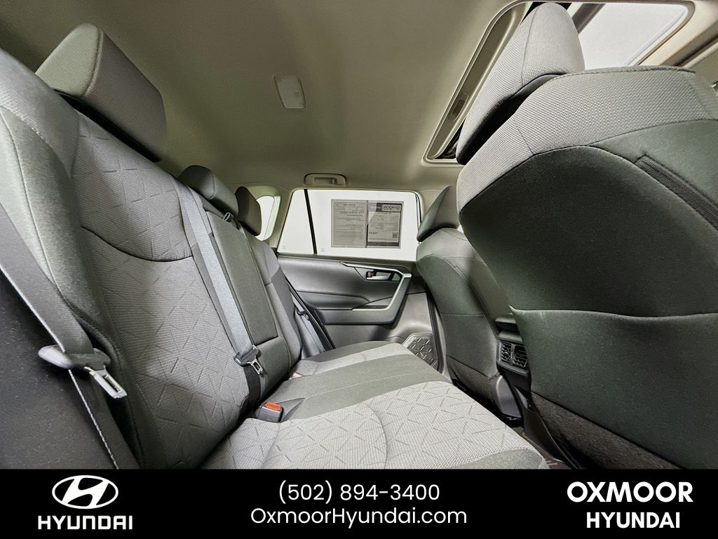 Vehicle image 20 of 32