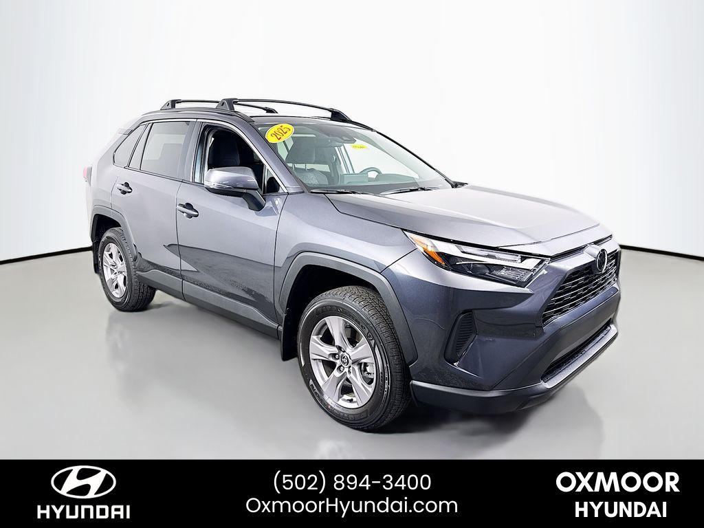 Vehicle image 3 of 32