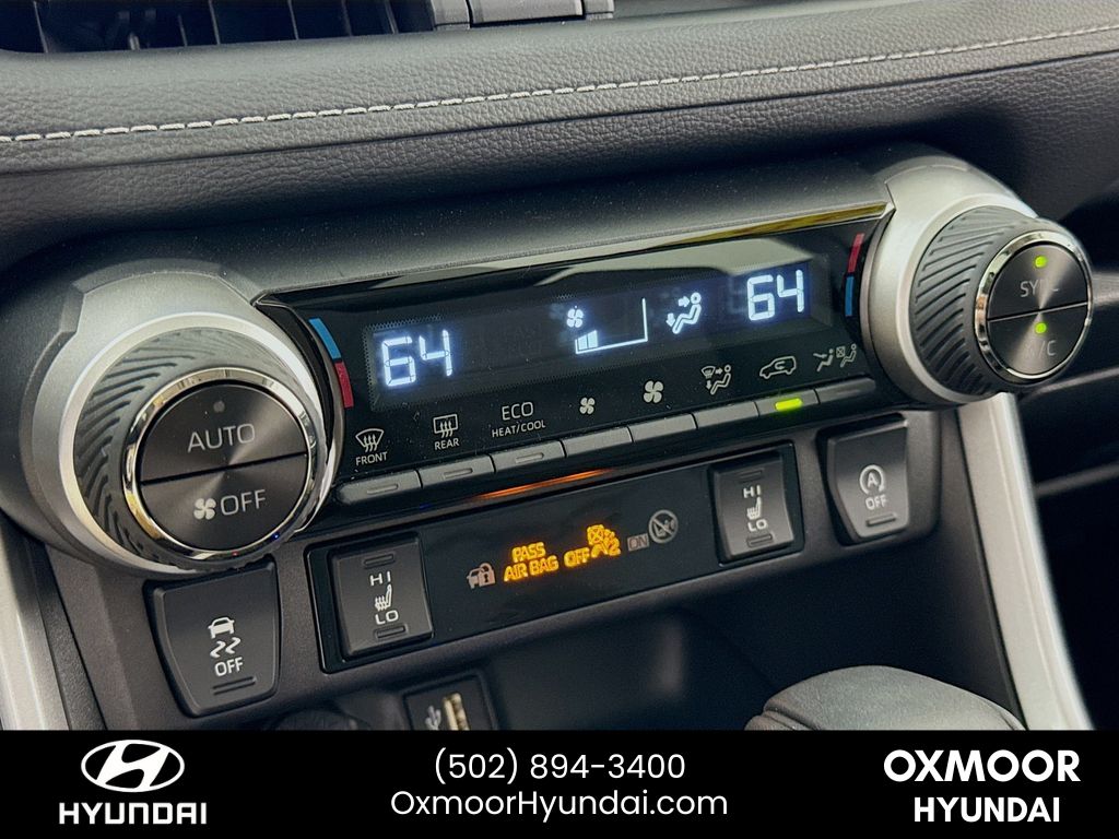 Vehicle image 15 of 32