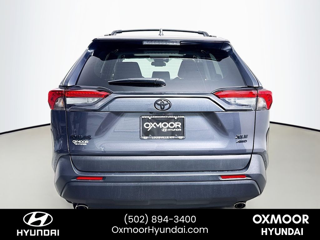 Vehicle image 6 of 32