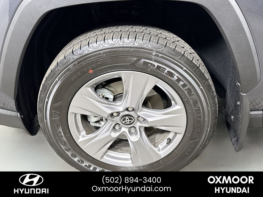 Vehicle image 9 of 32