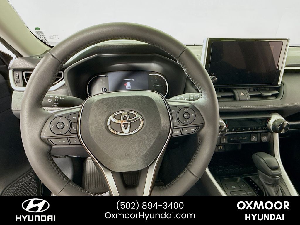 Vehicle image 31 of 32