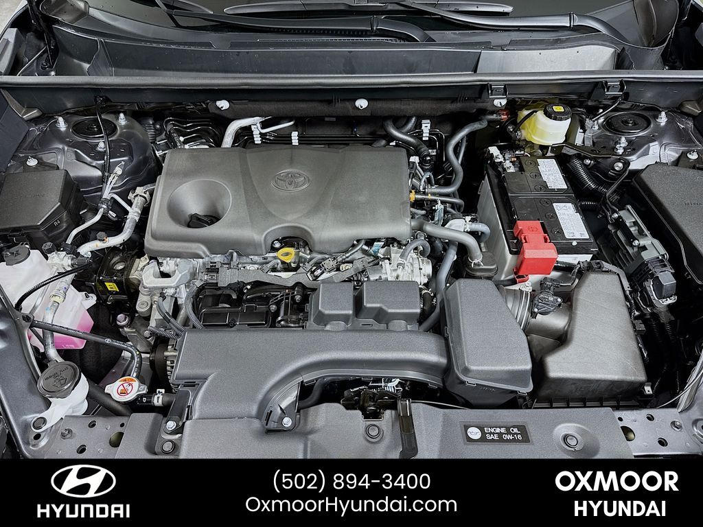 Vehicle image 27 of 32