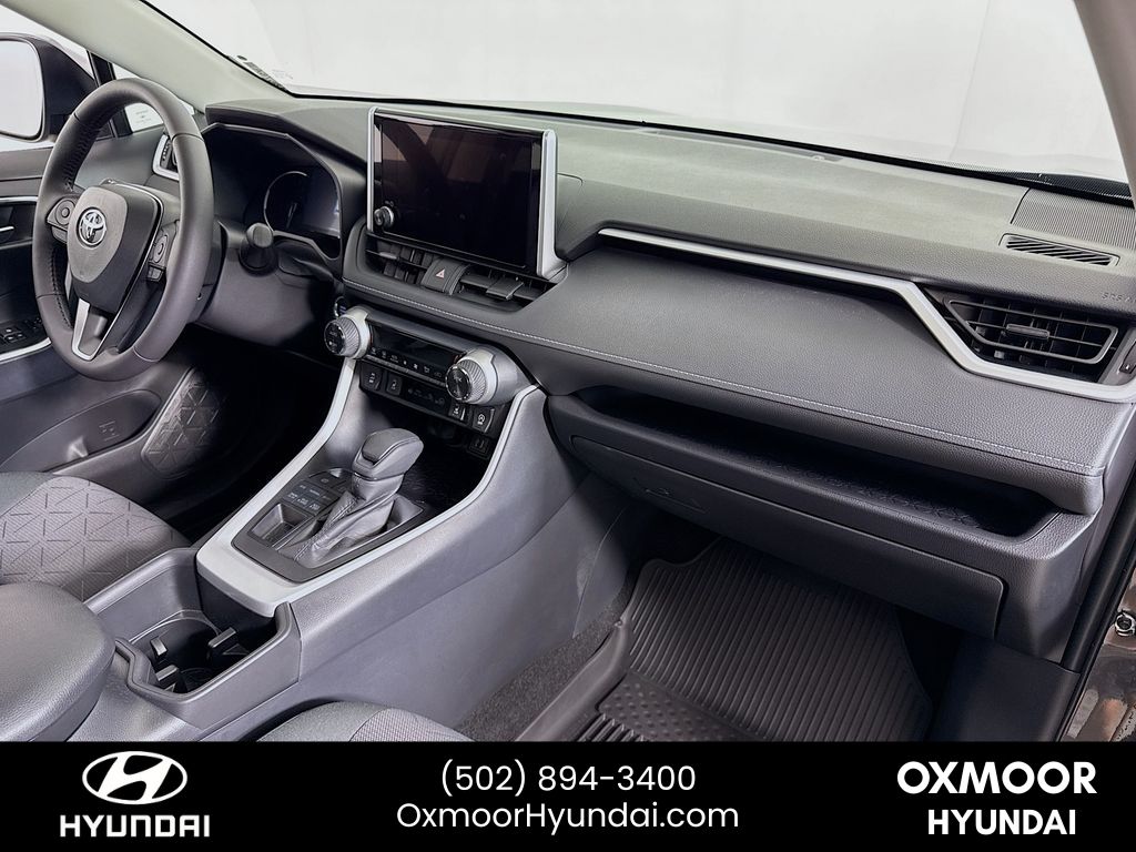Vehicle image 21 of 32