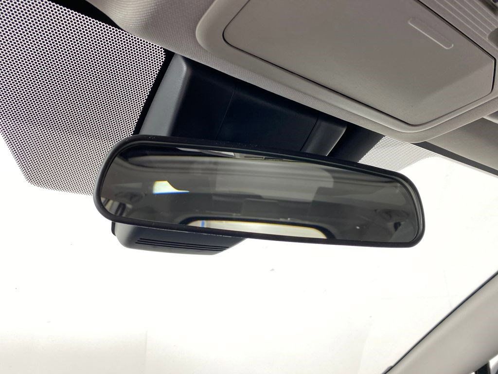 2025 Toyota RAV4 XLE Image 25 of 29