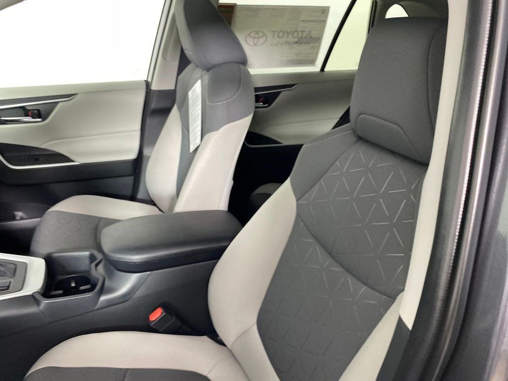 2025 Toyota RAV4 XLE Image 9 of 29
