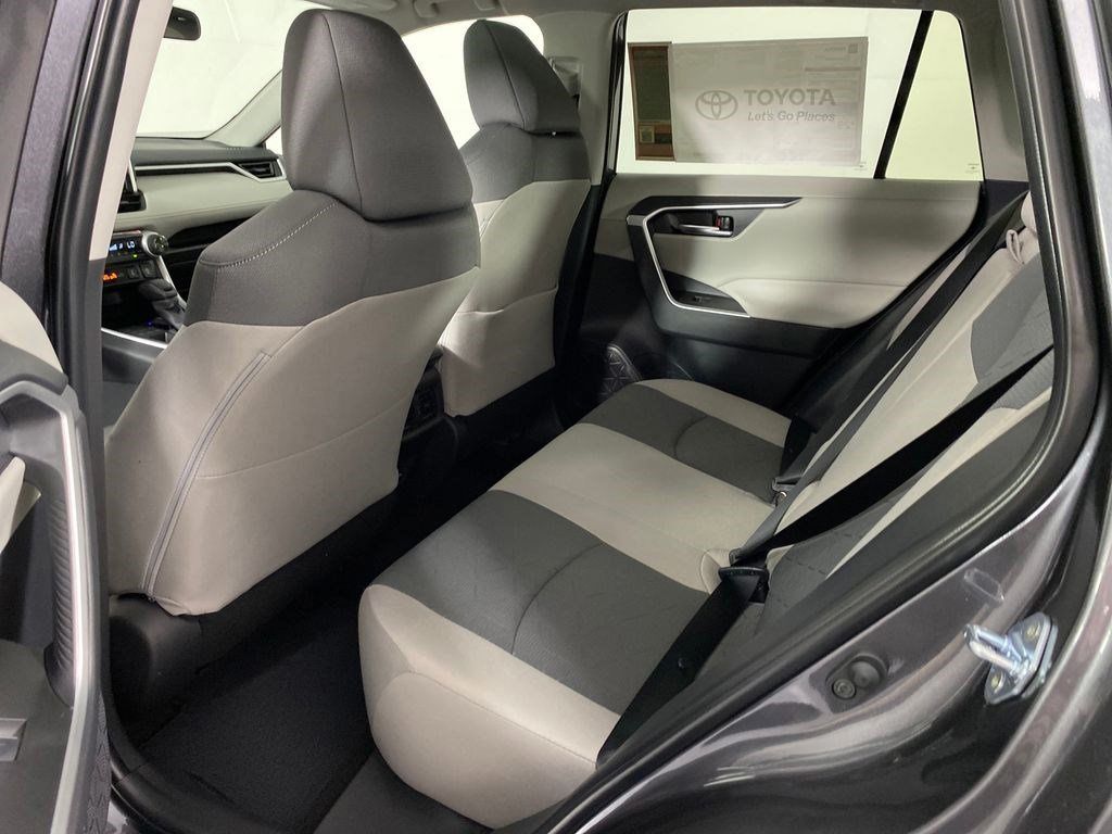 2025 Toyota RAV4 XLE Image 8 of 29
