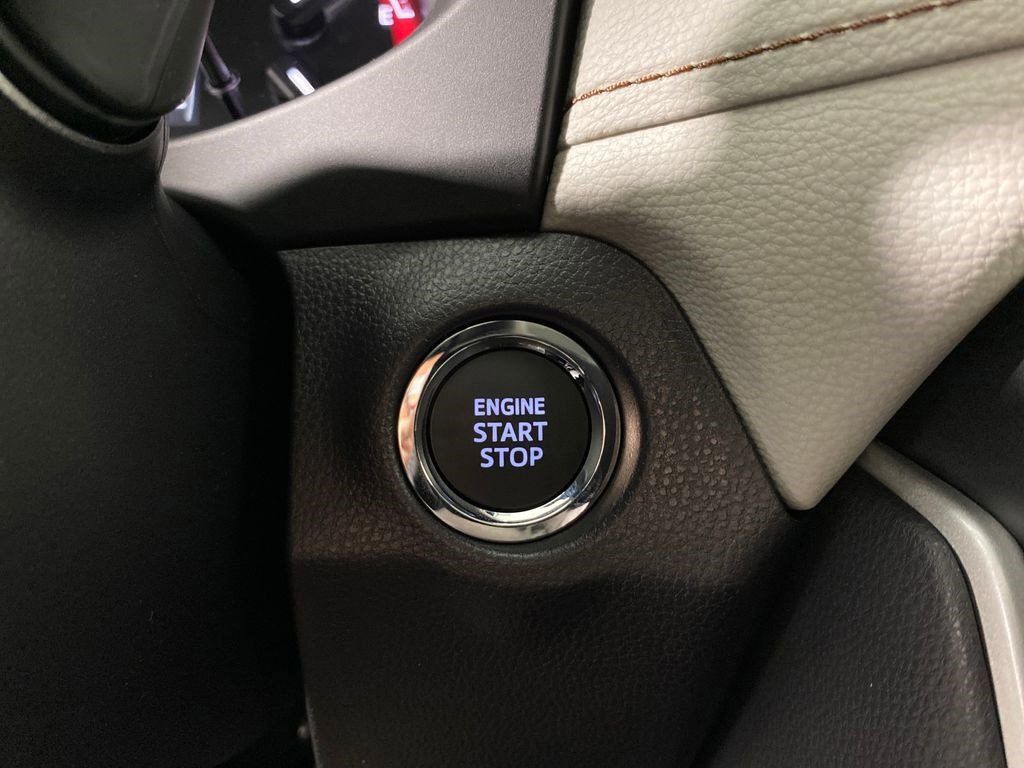 2025 Toyota RAV4 XLE Image 19 of 29