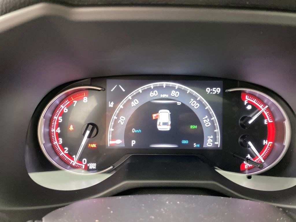 2025 Toyota RAV4 XLE Image 13 of 29