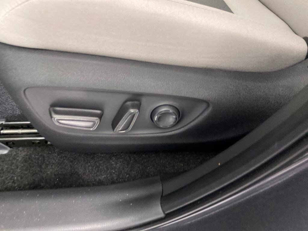 2025 Toyota RAV4 XLE Image 28 of 29