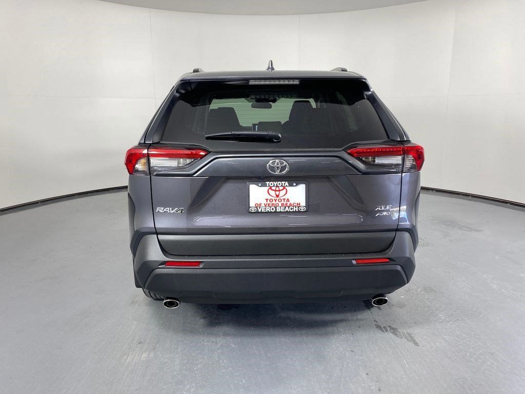 2025 Toyota RAV4 XLE Image 5 of 29