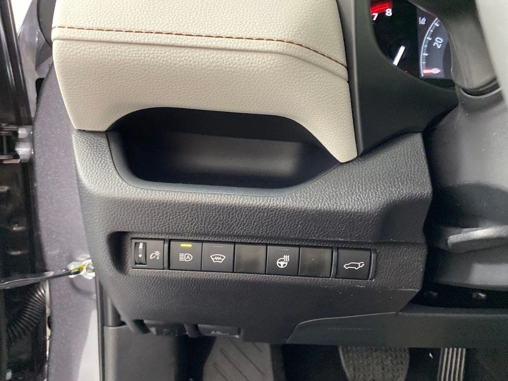2025 Toyota RAV4 XLE Image 24 of 29
