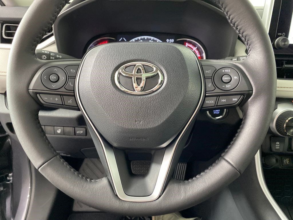 2025 Toyota RAV4 XLE Image 12 of 29