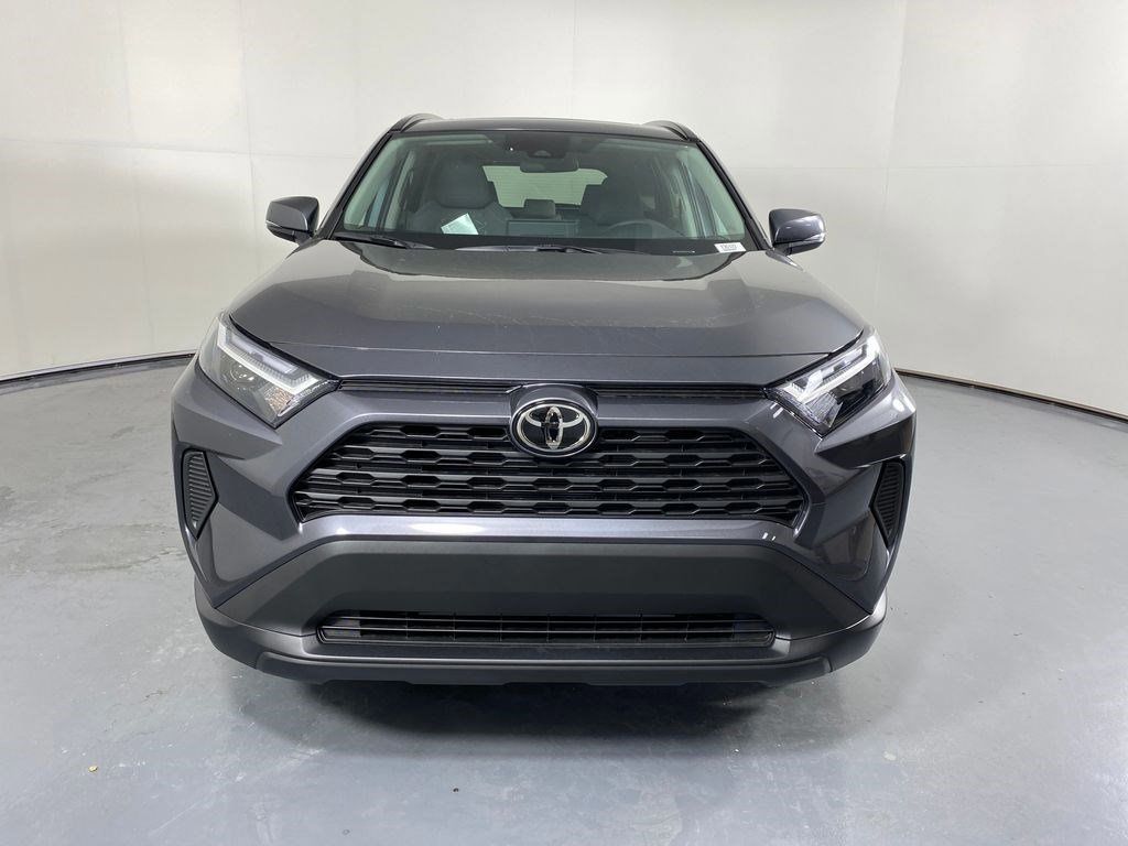 2025 Toyota RAV4 XLE Image 3 of 29