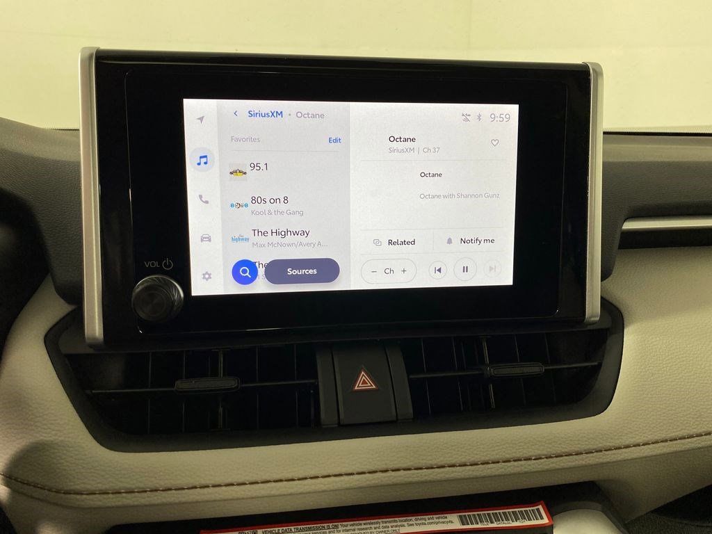 2025 Toyota RAV4 XLE Image 14 of 29