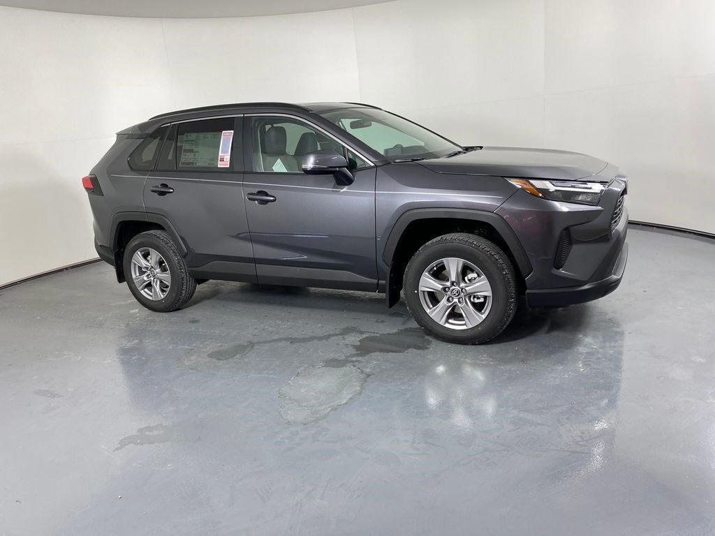2025 Toyota RAV4 XLE Image 1 of 29