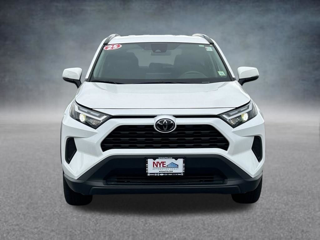 2025 Toyota RAV4 XLE Image 2 of 52