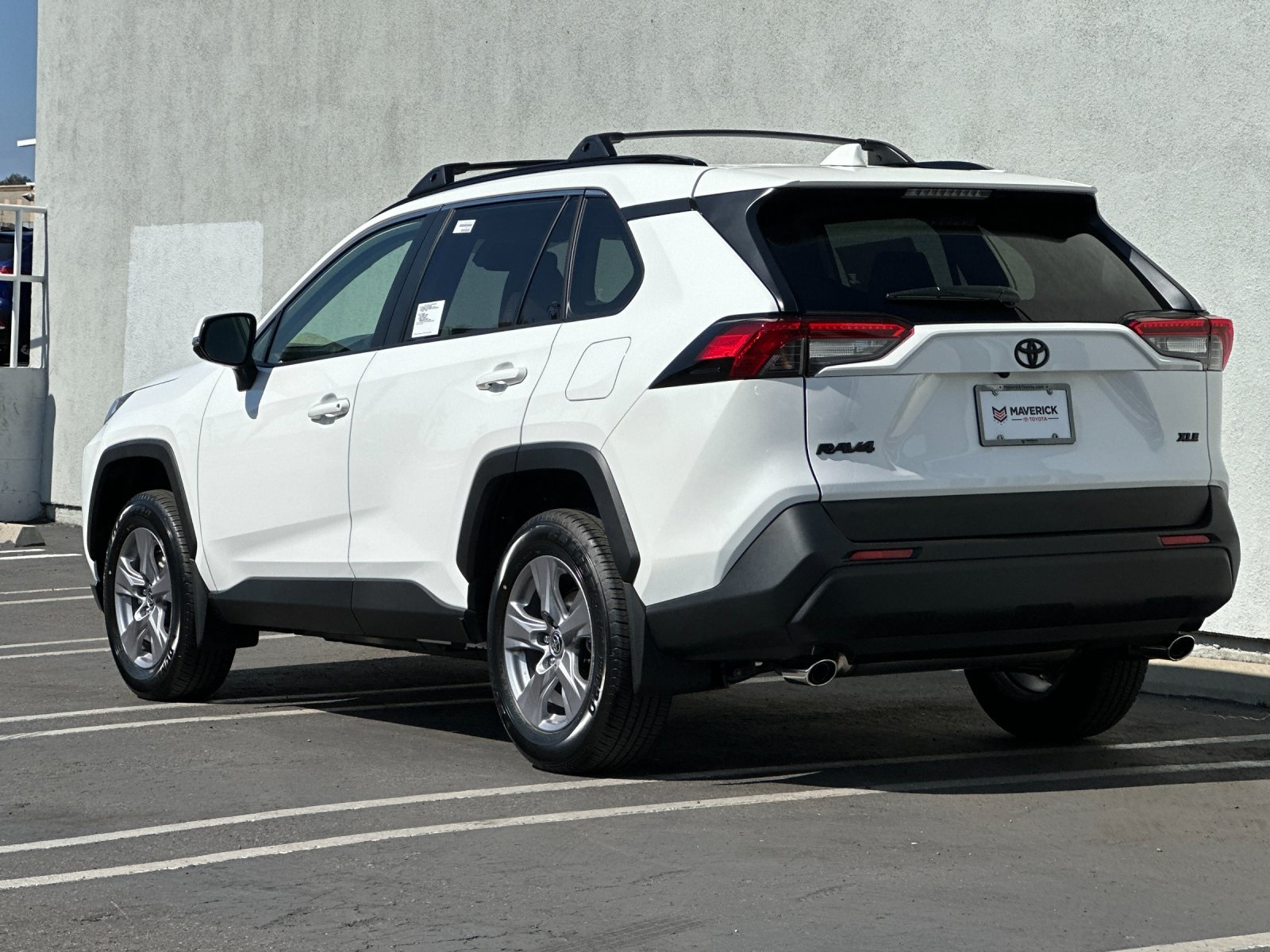2025 Toyota RAV4 XLE Image 7 of 34