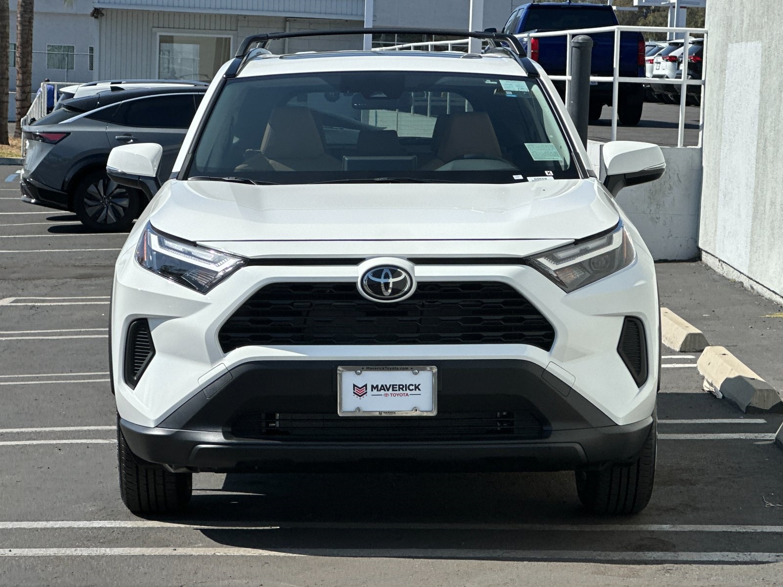 2025 Toyota RAV4 XLE Image 2 of 34