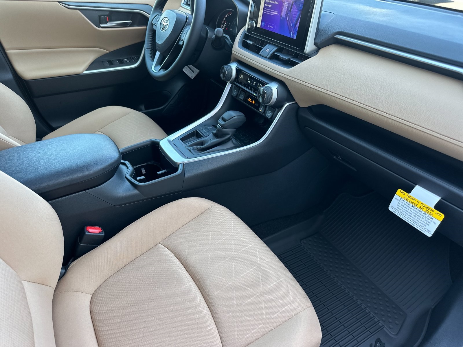 2025 Toyota RAV4 XLE Image 26 of 34