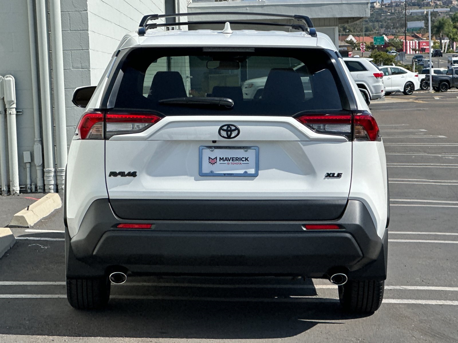 2025 Toyota RAV4 XLE Image 6 of 34