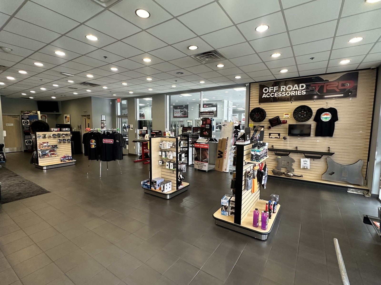 2025 Toyota RAV4 XLE Image 33 of 34