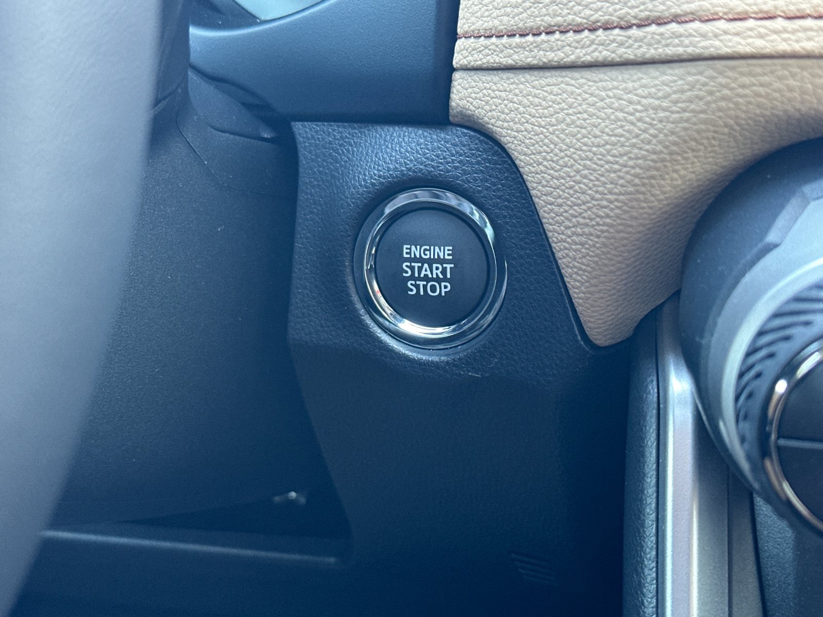 2025 Toyota RAV4 XLE Image 21 of 34