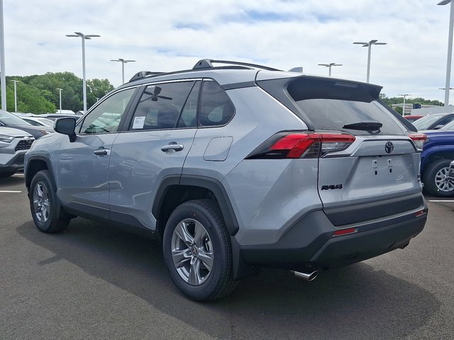 Vehicle image 6 of 24