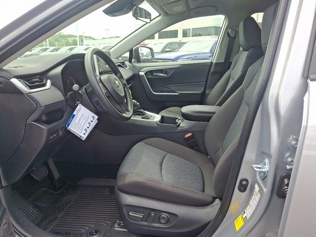 Vehicle image 11 of 24