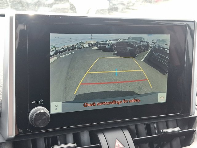 Vehicle image 15 of 24