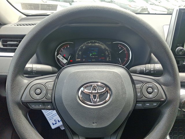 Vehicle image 16 of 24
