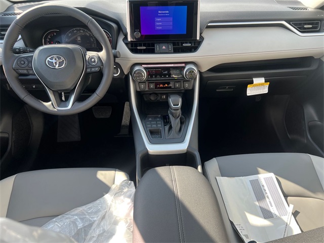 Vehicle image 8 of 10