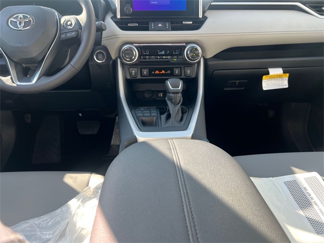 Vehicle image 9 of 10