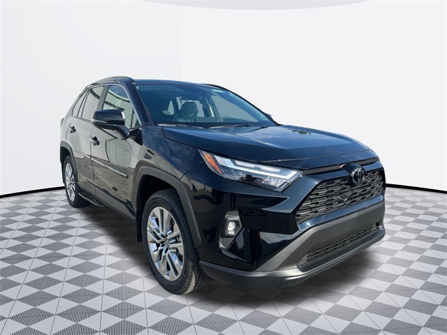 Vehicle image 2 of 10