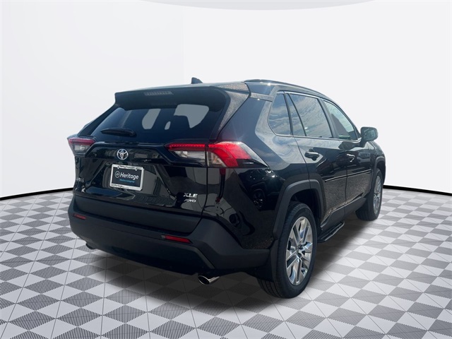 Vehicle image 4 of 10