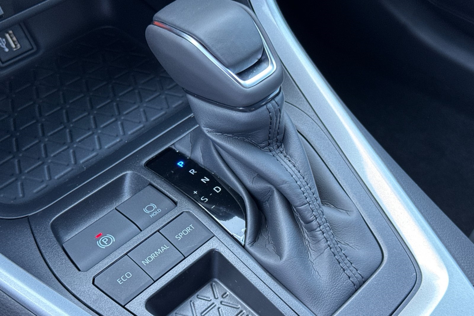 2025 Toyota RAV4 XLE Premium Image 21 of 27